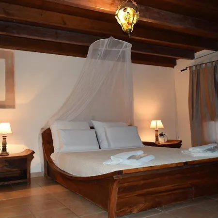 Petrino Aparthotel 4*