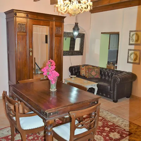 Petrino מלון דירות 4*