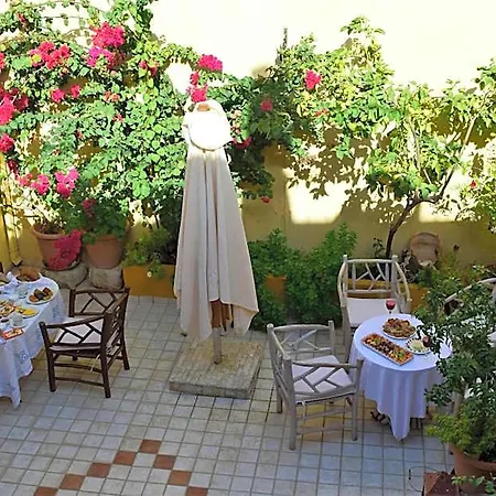 Petrino Aparthotel 4*